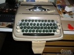 Kufříkový psací stroj 