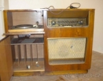 Supraphon LE58 Rádio Gramofon Hrací skříň 